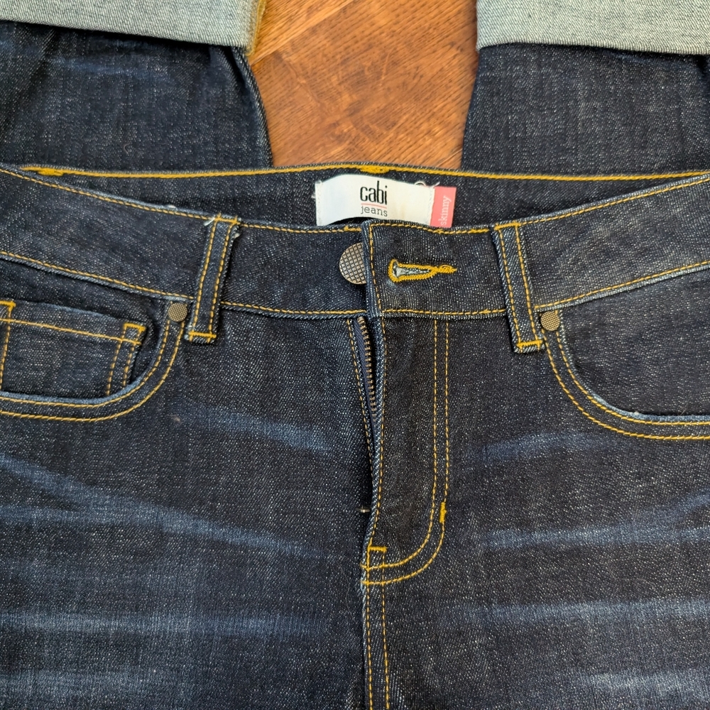 EUC Ladies Cabi Skinny Jeans Size 2 Dark Wash Rolled Hem Denim - Picture 3 of 6